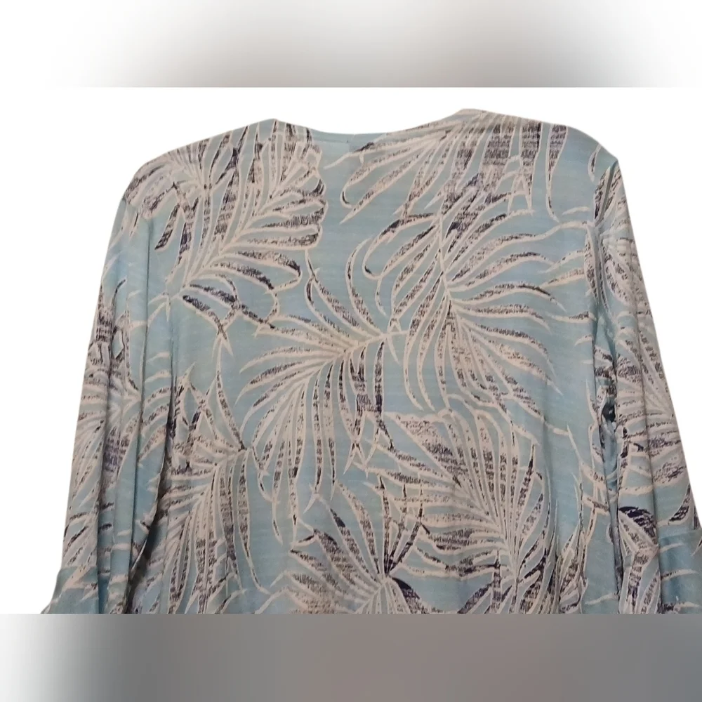 Clara Sun Woo - NWT Turquoise Tunic W/ White & Navy Blue Floral Design, V-Neck - Picture 8 of 12